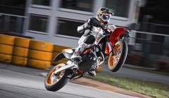 KTM LC4 690 SMC R web