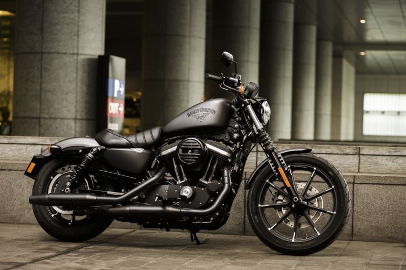 The Dark Side 2016 HarleyDavidson Iron 883 First Impressions Review