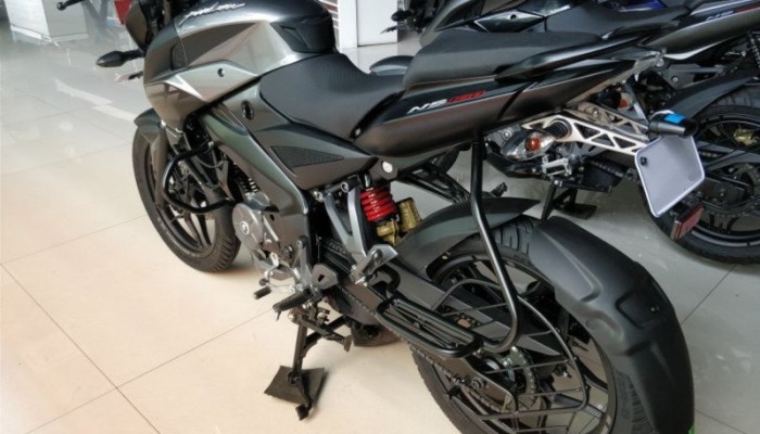 WEB 1 Bajaj-Pulsar-NS-160-India-price-specs-M1