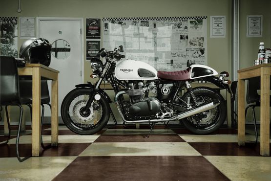 Triumph Thruxton Ace web