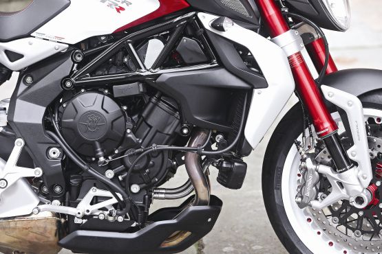 2015 MV Agusta Brutale and dragster RR web 11