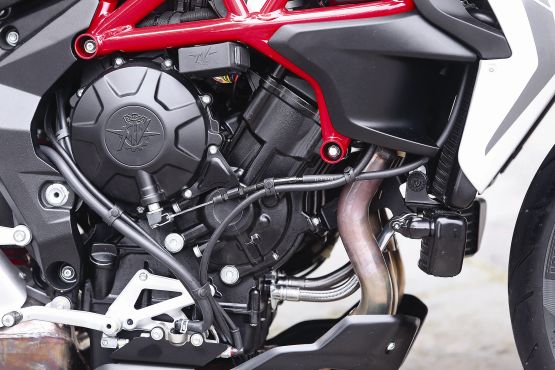 2015 MV Agusta Brutale and dragster RR web 4