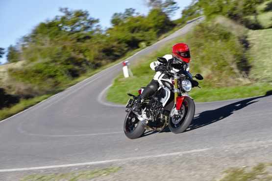 2015 MV Agusta Brutale and dragster RR web 7