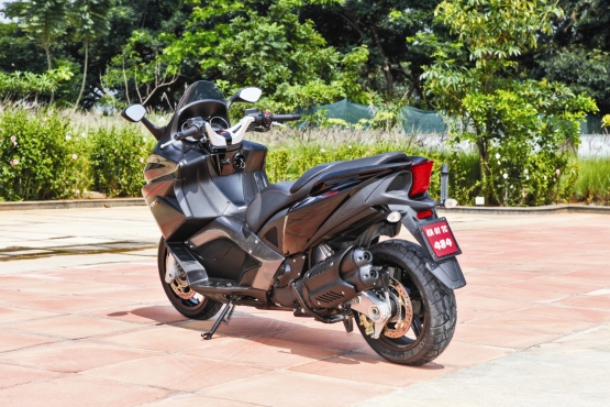 Aprilia SRV 850 ABS 2 web