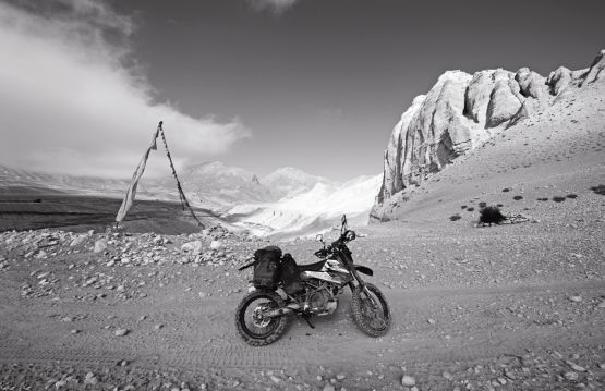 KTM 690 on route to Lo Manthang, upper mustang web