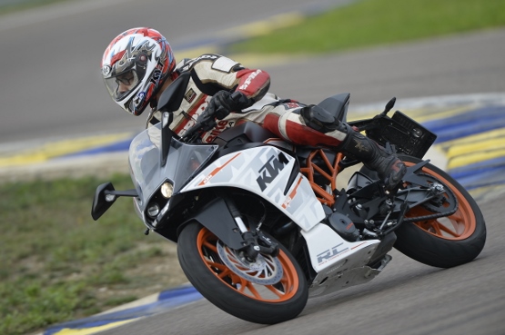 KTM RC 390 (2)