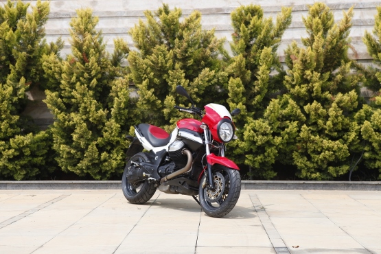 Moto Guzzi 1200 Sport (1)