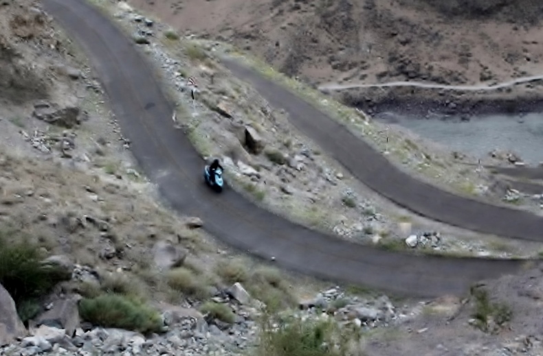 Anam on the TVS Scooty Zest 110 in Ladakh (7)