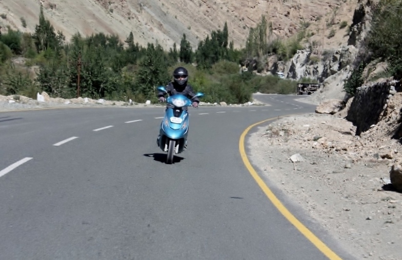 Anam on the TVS Scooty Zest 110 in Ladakh (9)