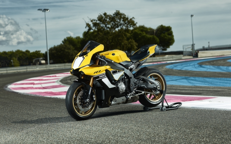 Yamaha YZF-R1 60th Anniversary 2 web