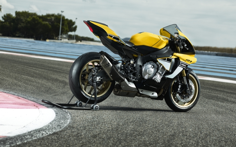 Yamaha YZF-R1 60th Anniversary 3 web