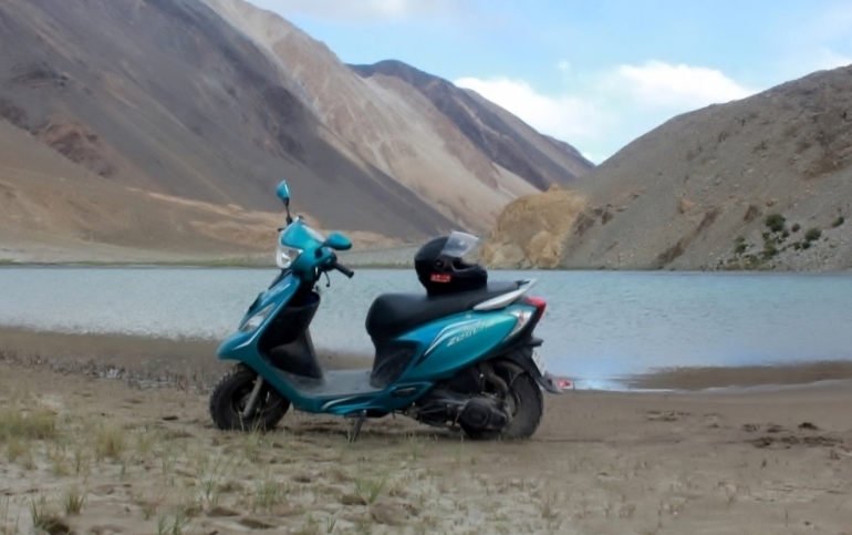 Anam Hashim and TVS Scooty Zest 110 in Ladakh (6)