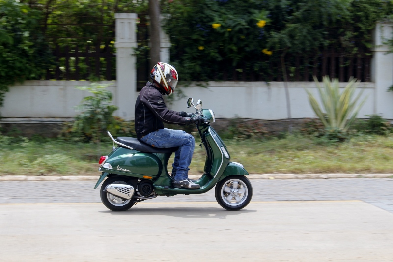 Vespa VXL and SXL First Ride (5)