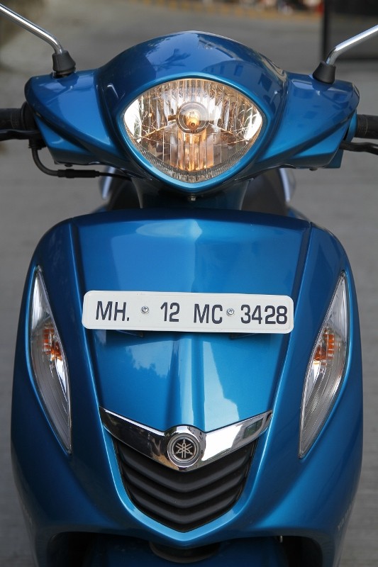 Younger Siblings Yamaha Fascino v TVS Scooty Zest 110 Shootout (10)