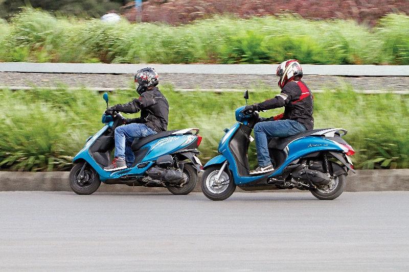 Younger Siblings Yamaha Fascino v TVS Scooty Zest 110 Shootout (2)