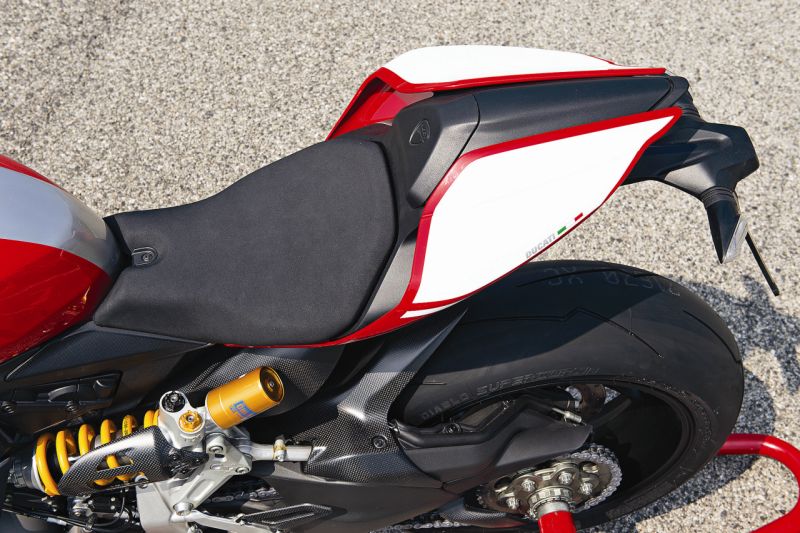 2015 Ducati 1199 Panigale R web 10
