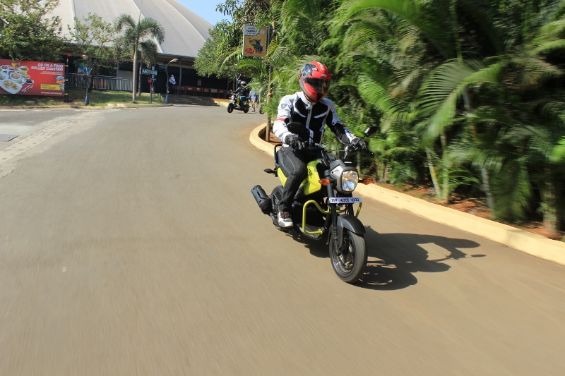 First Ride Review Honda Navi Crazy Little Thing Called Love (18)