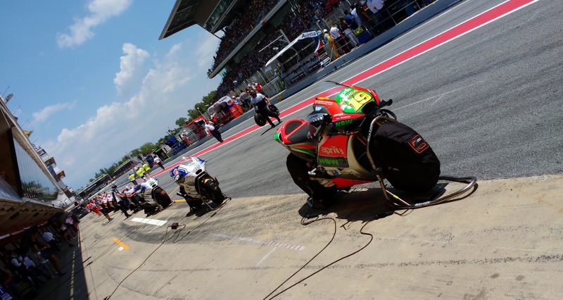 From Inside the Aprilia MotoGP Pit On the Racing Line (24)