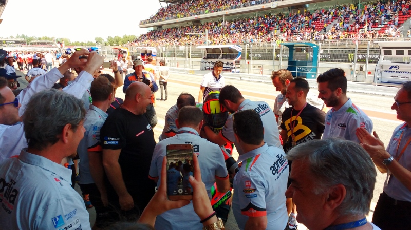 From Inside the Aprilia MotoGP Pit On the Racing Line (25)