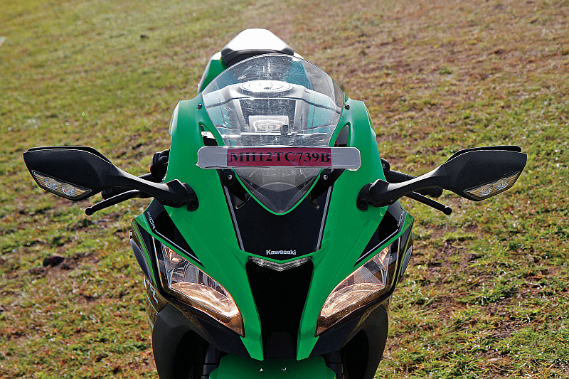 first-ride-kawasaki-ninja-zx-10r-race-bike-for-the-road-9