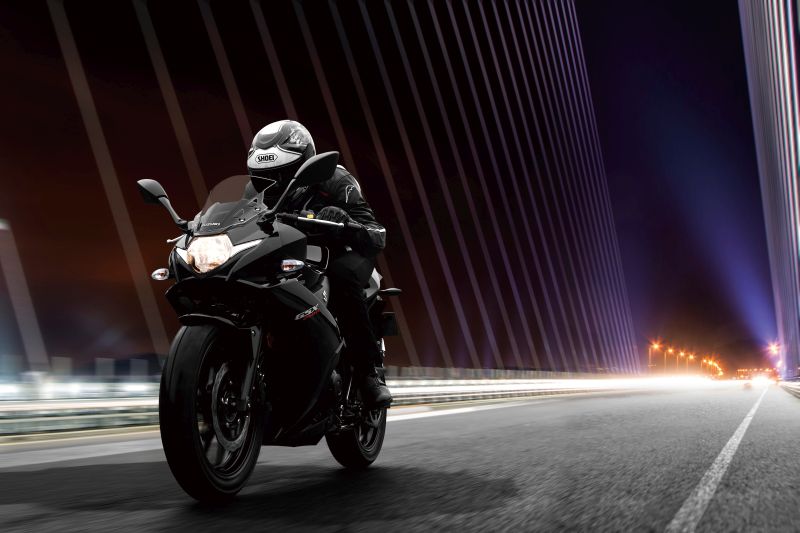 suzuki-launch-new-bikes-at-eicma-gsx250r-web