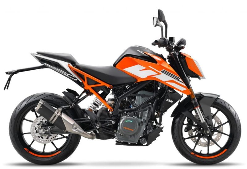 2017-KTM-Duke-250-1 Web