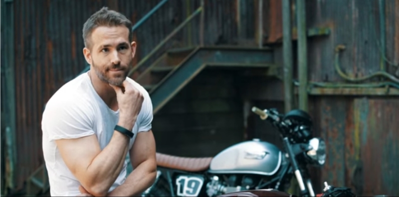 2017 Ryan Reynolds Deadpool motorcyle fan web 2