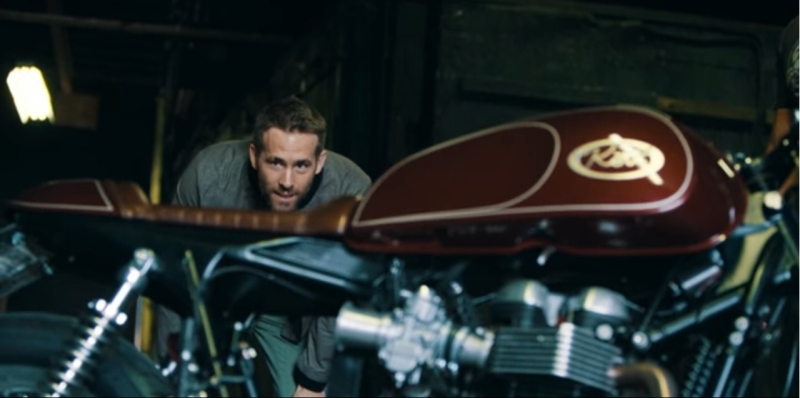 2017 Ryan Reynolds Deadpool motorcyle fan web 3