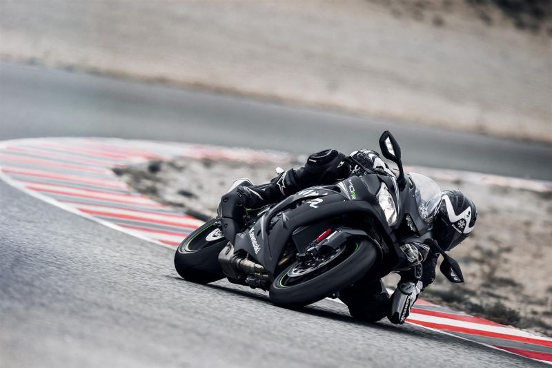 Kawasaki Ninja ZX-10RR launched in India Web 1