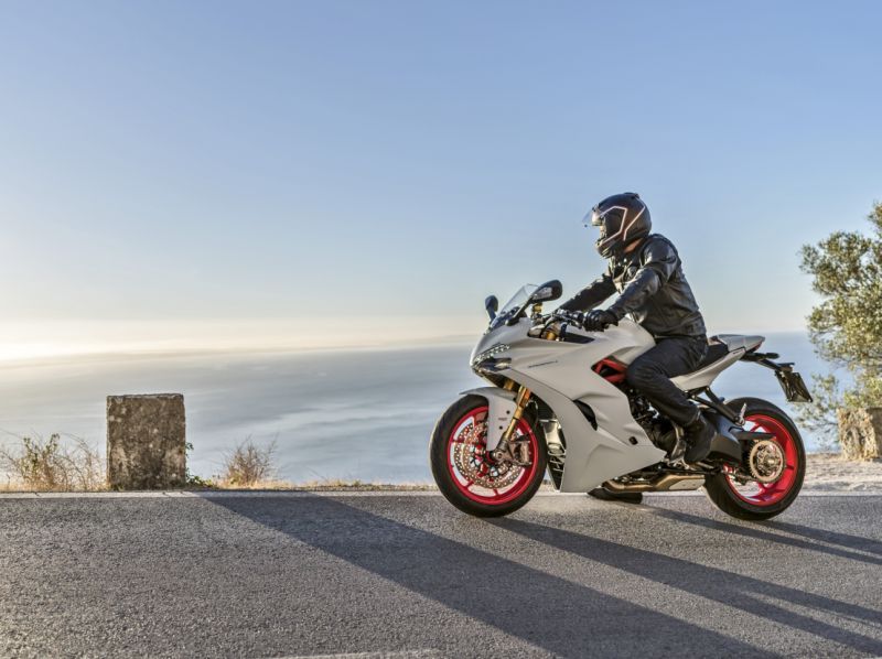 Ducati-SuperSport-S-First-Ride-Review-Bike-India-M8