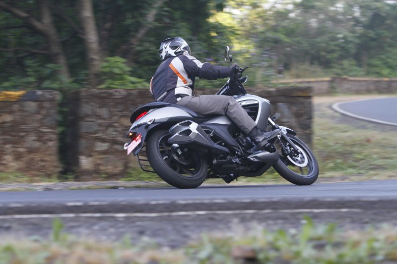 Suzuki Intruder 150 Panning Web