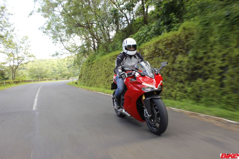 Ducati SuperSport S First Ride Review - Power Tripping