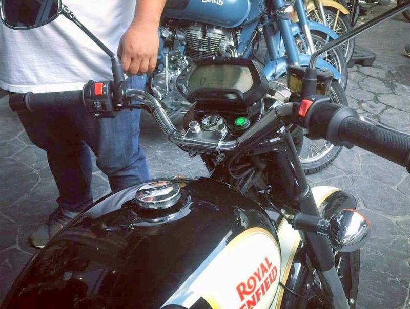 Royal-Enfield-Electric-Bullet-Spotted-Bike-India-M2