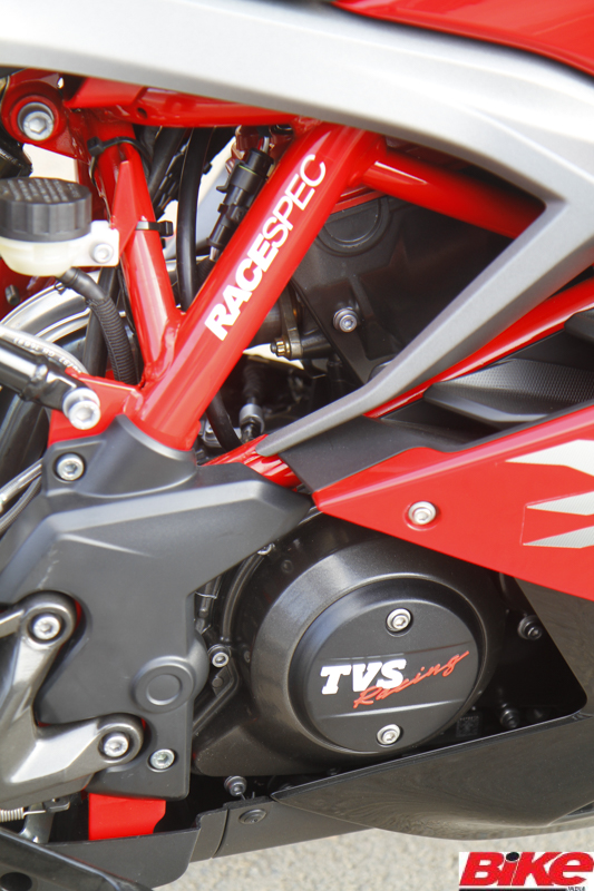 new, bike, india, tvs, rr 310, apache, racing, sports, racetrack, red, tvs racing, first ride, review, news, latest, chennai, mmrt, mmsc