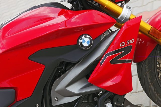 BMW G 310 R has styling inspired by S 1000 R