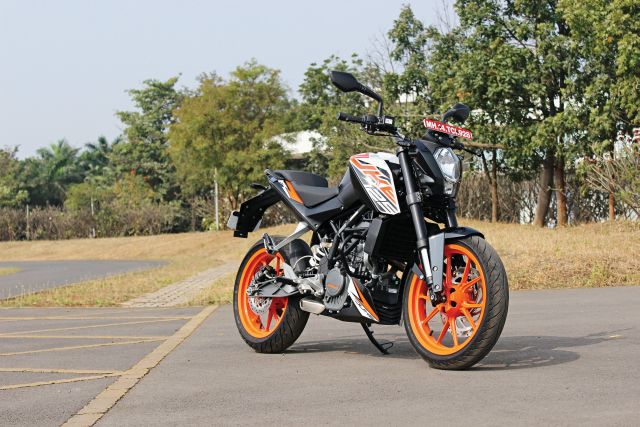 KTM 125 Duke - First Ride Review