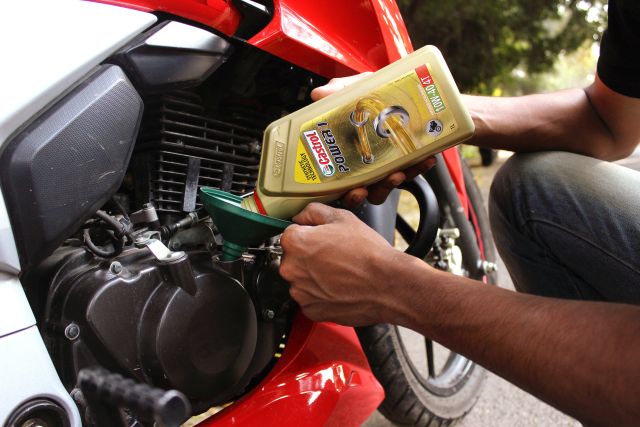 Castrol Power1 engine oil