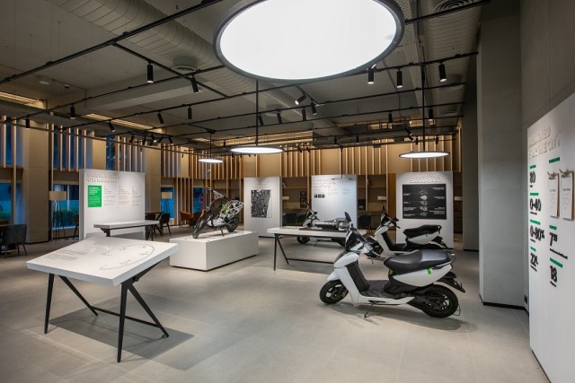 electric scooter maker inaugurate Ather Space in Chennai