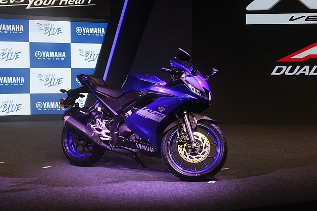 R15 blue online bike