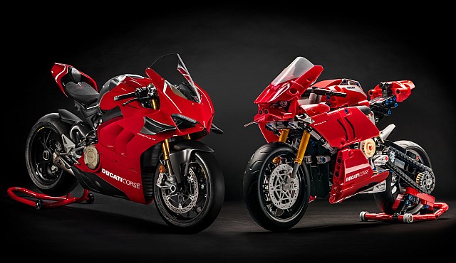 LEGO Ducati Panigale V4 R 2 WEB