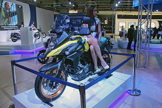 Suzuki V-Strom 650 XT at the Auto Axpo 2020 2 WEB