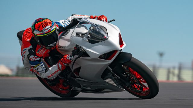 Panigale-V2-White WEB 2