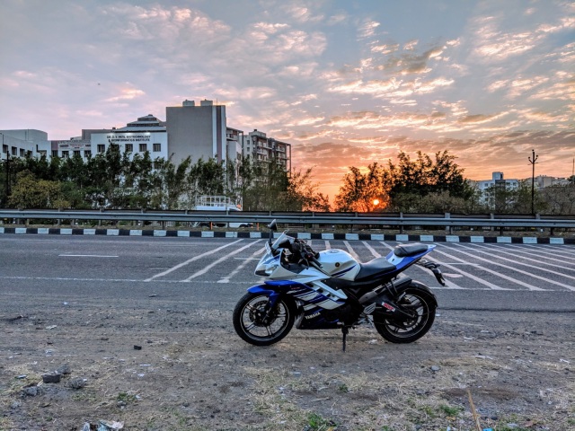 Yamaha YZF-R15 version 2.0