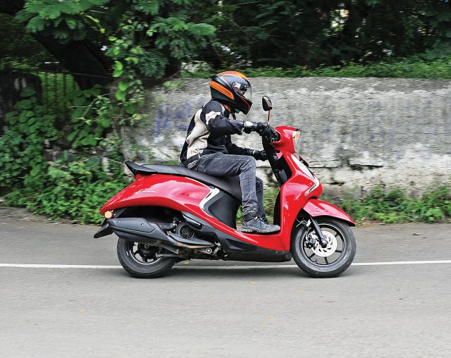 Yamaha Fascino 125 Road Test Review An Elegant Upgrade Bike India