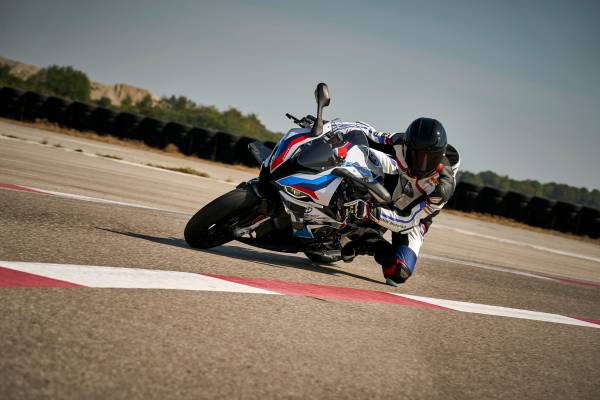 BMW M 1000 RR 3