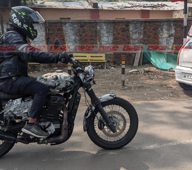 yezdi roadking scrambler