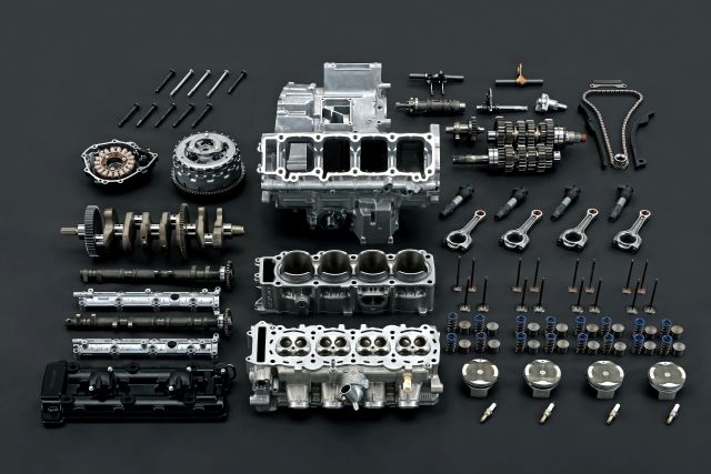 hayabusa-my21-disassembled-parts-3 WEB