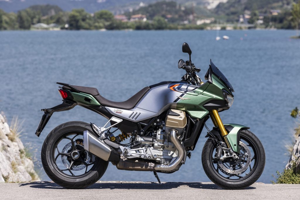 Moto Guzzi V100 Mandello First Ride Review — The Most Advanced Guzzi Ever -  Bike India