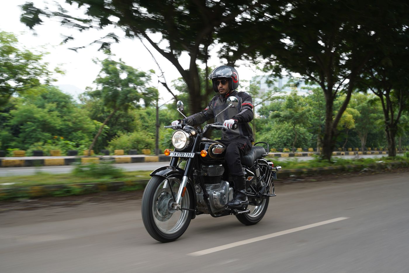 Royal enfield 350 store on road