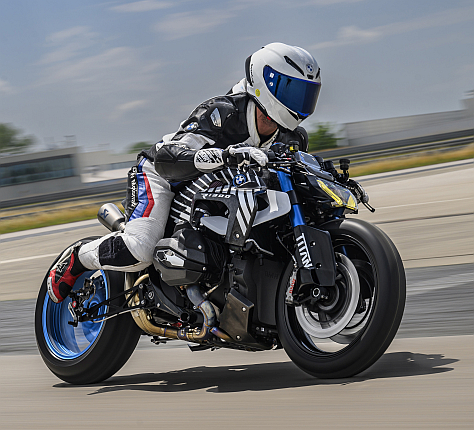BMW R 1300 R Titan action.web
